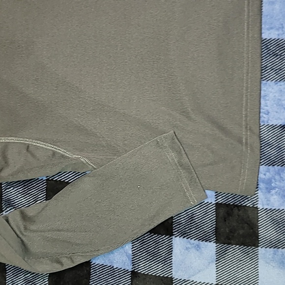 Woolrich. 6-snap button pullover. LIKE-NEW. Women's size Medium - Picture 11 of 14